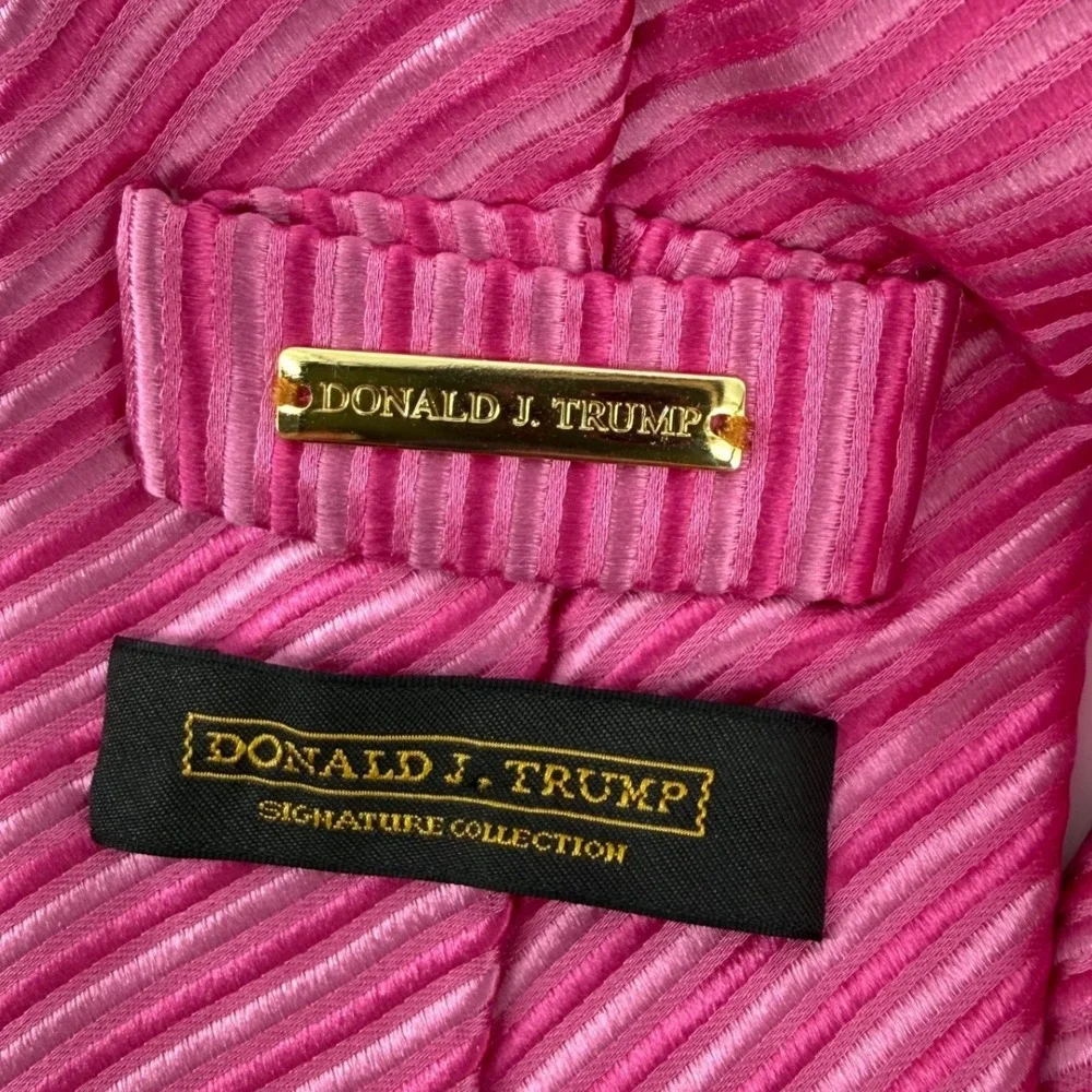 Donald J Trump Signature Collection Mens Pink Textured Stripe‎ 100% Silk Necktie